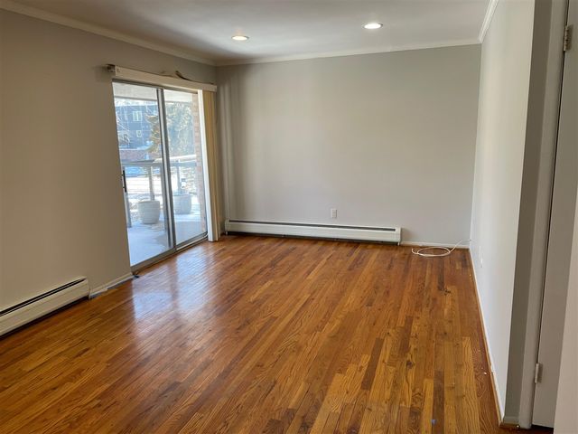 1717 E 14 Mile Road C, Birmingham, MI 48009