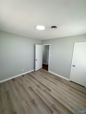 2208 Glen Iris Circle, Huntsville, AL 35810