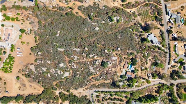 2 Chablis Rd, Ramona, CA 92065