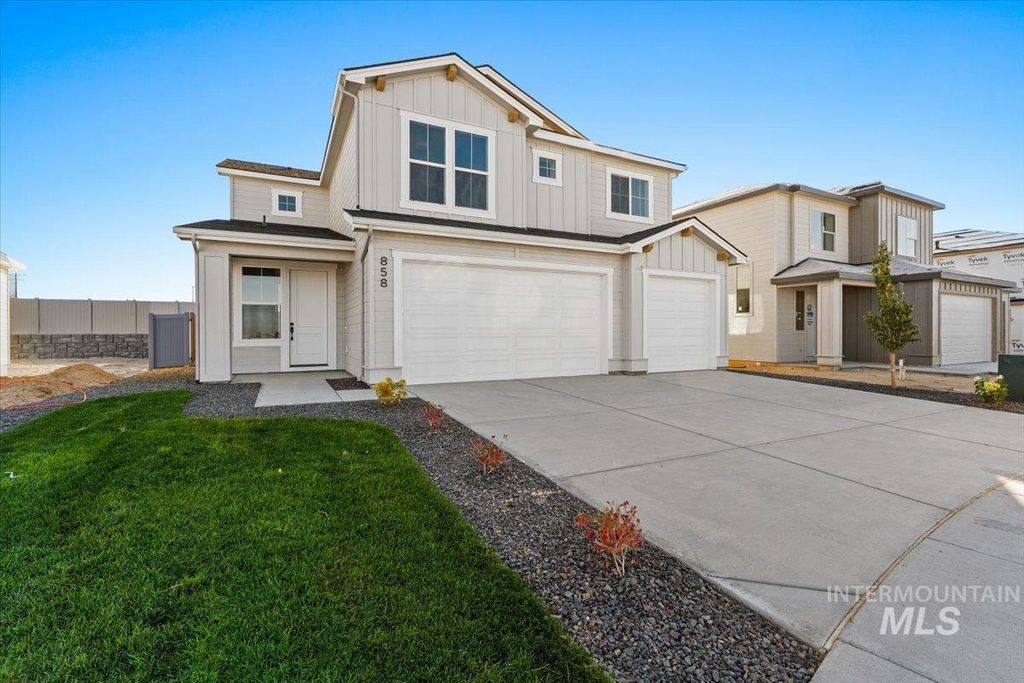 858 S Contusion Ave, Nampa, ID 83687 photo 2