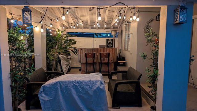 917-919 NE 10th St, Hallandale Beach, FL 33009