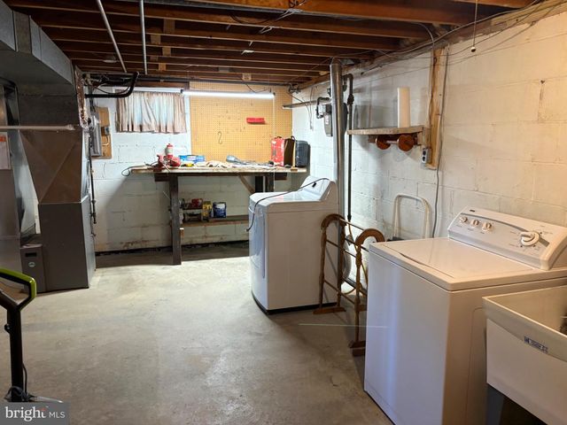 2302 N ALISTER DR, Wilmington, DE 19808