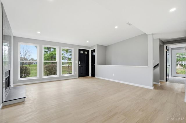 8050 Halyard Court, Deerfield Twp., OH 45039