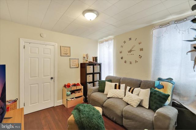 20 N 7TH ST, Columbia, PA 17512