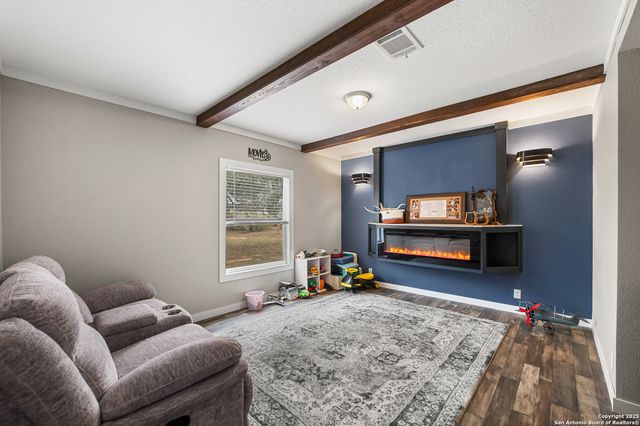 1145 Postert Lane, Floresville, TX 78114