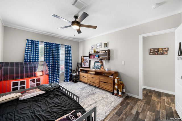 1145 Postert Lane, Floresville, TX 78114