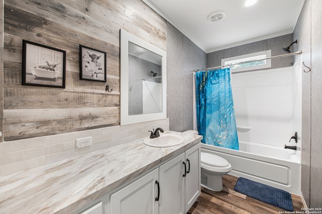 1145 Postert Lane, Floresville, TX 78114