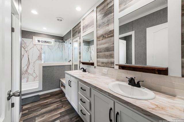 1145 Postert Lane, Floresville, TX 78114