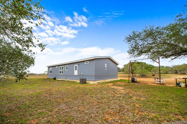 1145 Postert Lane, Floresville, TX 78114