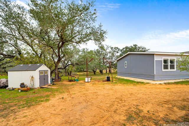 1145 Postert Lane, Floresville, TX 78114