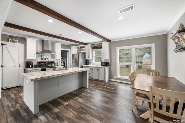 1145 Postert Lane, Floresville, TX 78114