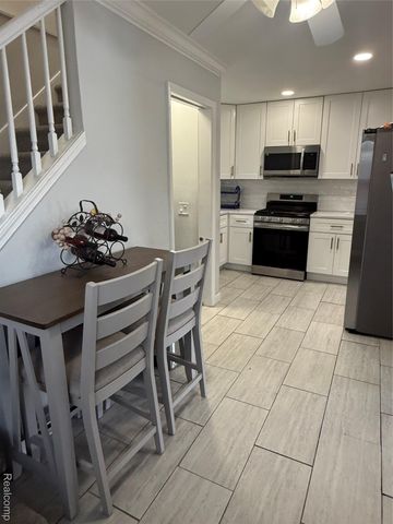 19806 Shady Lane Avenue, St. Clair Shores, MI 48080