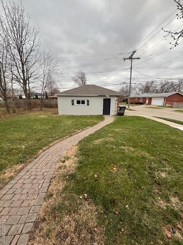 19806 Shady Lane Avenue, St. Clair Shores, MI 48080