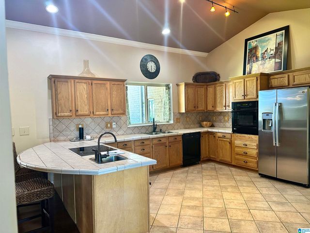 559 WOODBRIDGE TRACE, Chelsea, AL 35043