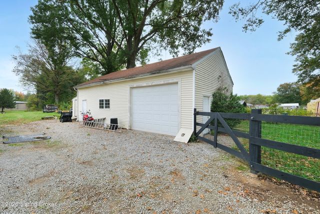 7601 Greenwood Rd, Louisville, KY 40258