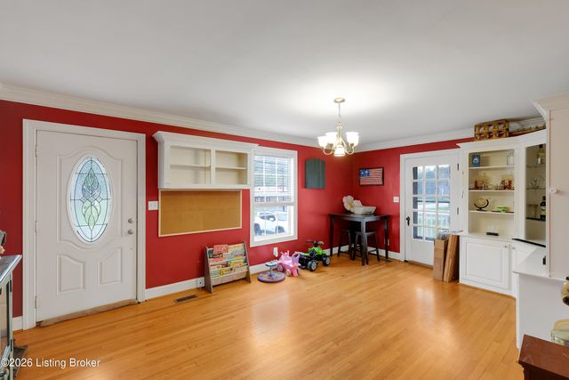 7601 Greenwood Rd, Louisville, KY 40258