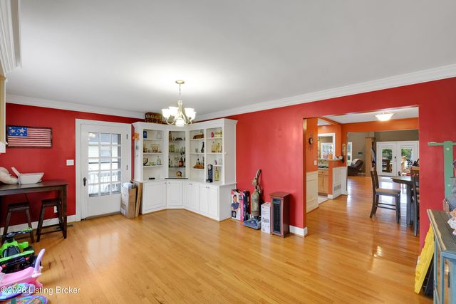7601 Greenwood Rd, Louisville, KY 40258