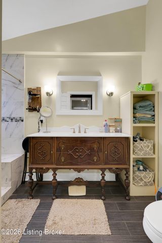 7601 Greenwood Rd, Louisville, KY 40258