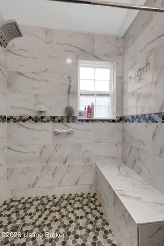 7601 Greenwood Rd, Louisville, KY 40258