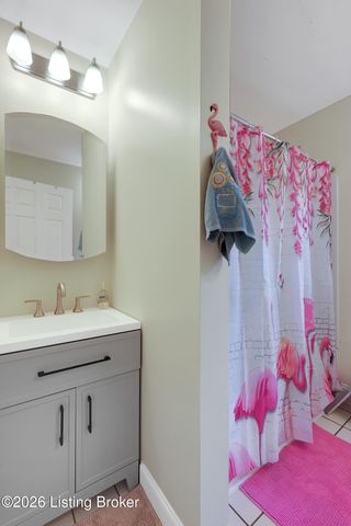 7601 Greenwood Rd, Louisville, KY 40258