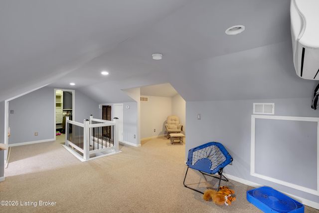 7601 Greenwood Rd, Louisville, KY 40258