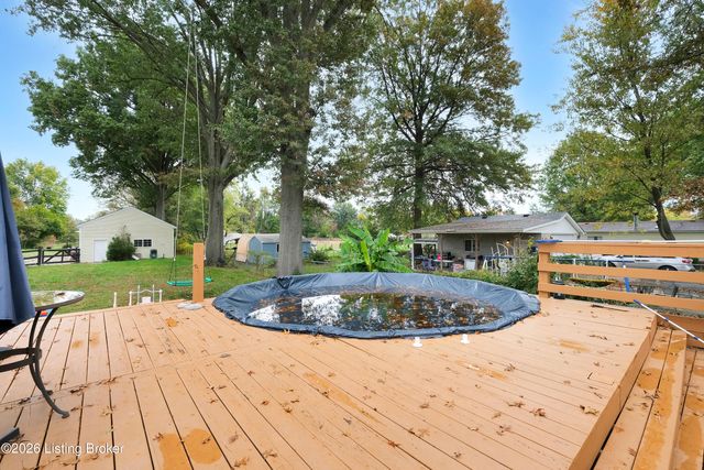 7601 Greenwood Rd, Louisville, KY 40258