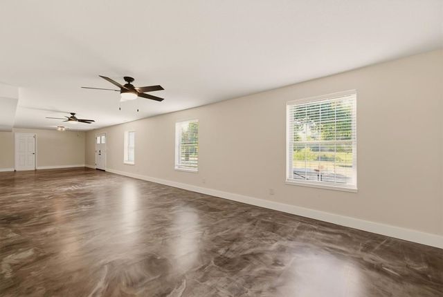 11967 SW 99th St, Augusta, KS 67010