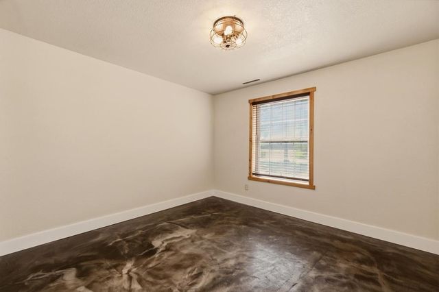 11967 SW 99th St, Augusta, KS 67010