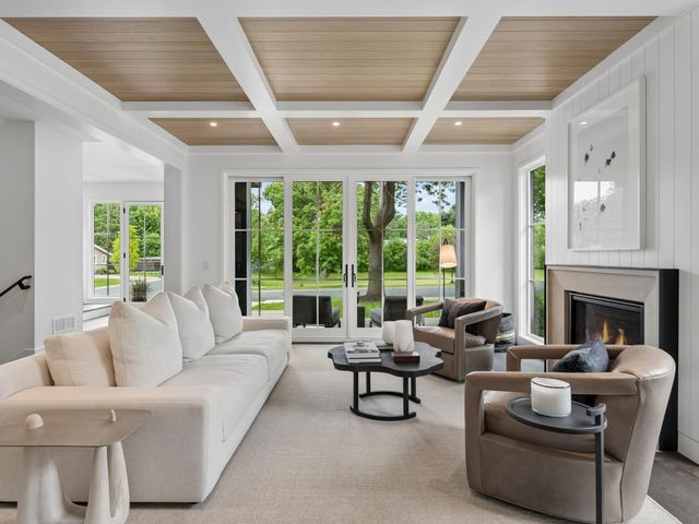5945 Saint Johns Avenue, Edina, MN 55424