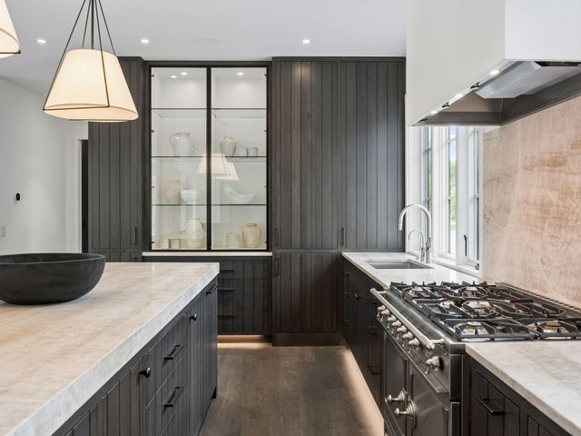 5945 Saint Johns Avenue, Edina, MN 55424