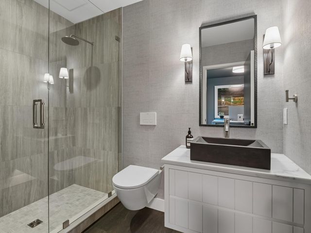 5945 Saint Johns Avenue, Edina, MN 55424