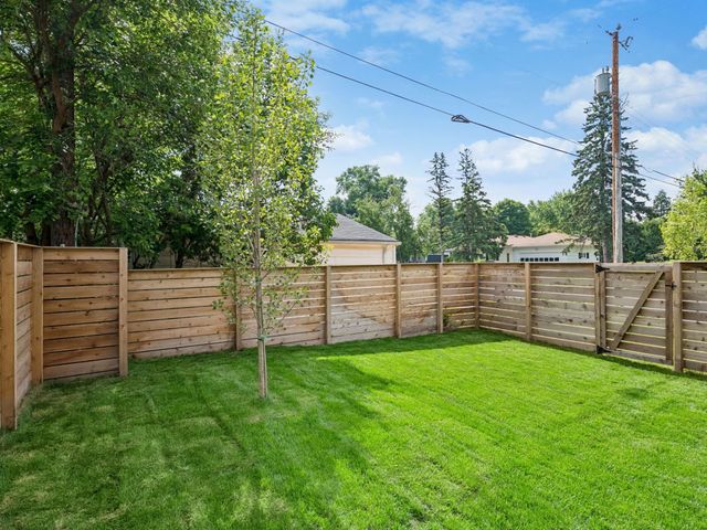 5945 Saint Johns Avenue, Edina, MN 55424