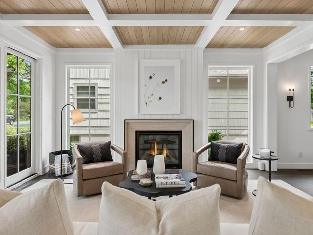 5945 Saint Johns Avenue, Edina, MN 55424