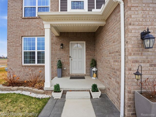 51435 Water Mark Drive, Macomb Township, MI 48042