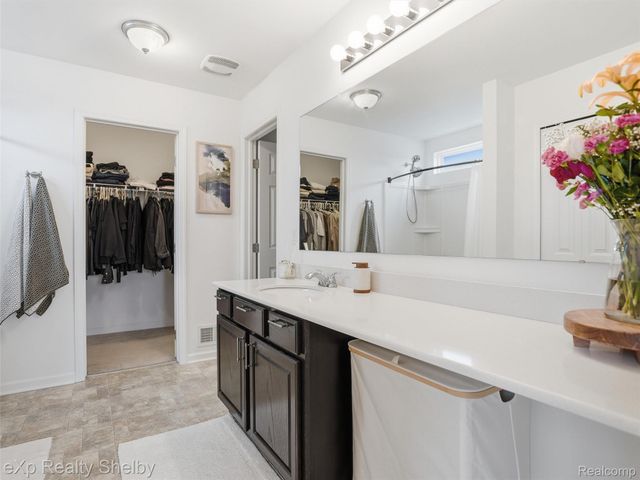 51435 Water Mark Drive, Macomb Township, MI 48042