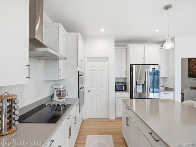 51435 Water Mark Drive, Macomb Township, MI 48042