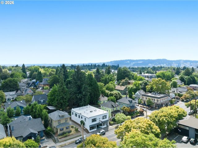 3020 Ne GLISAN St, Portland, OR 97232
