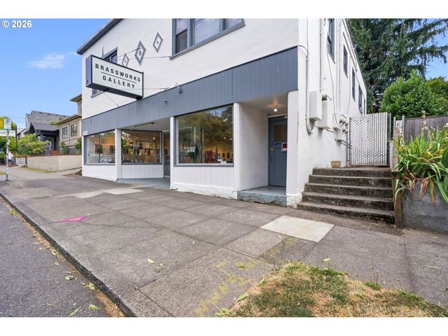 3020 Ne GLISAN St, Portland, OR 97232