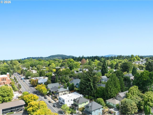 3020 Ne GLISAN St, Portland, OR 97232