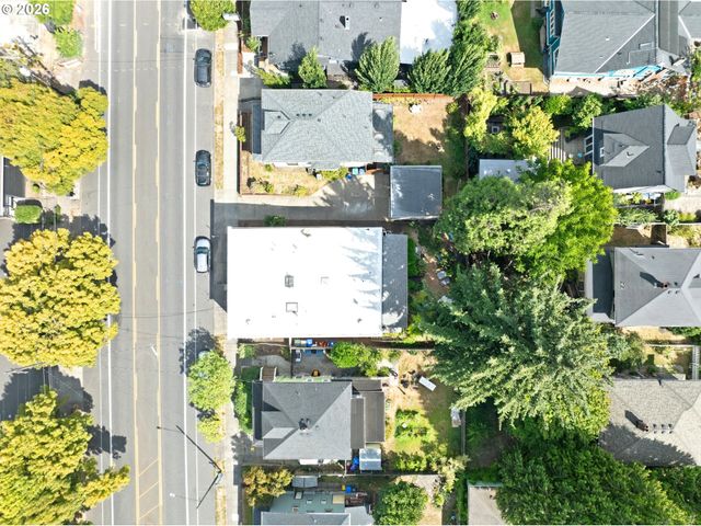 3020 Ne GLISAN St, Portland, OR 97232