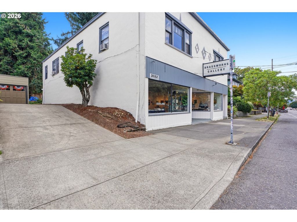 3020 Ne GLISAN St, Portland, OR 97232