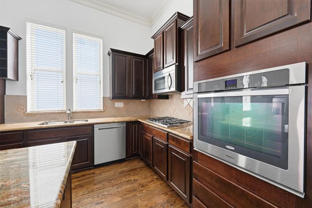 2027 Fannin Station, Houston, TX 77045