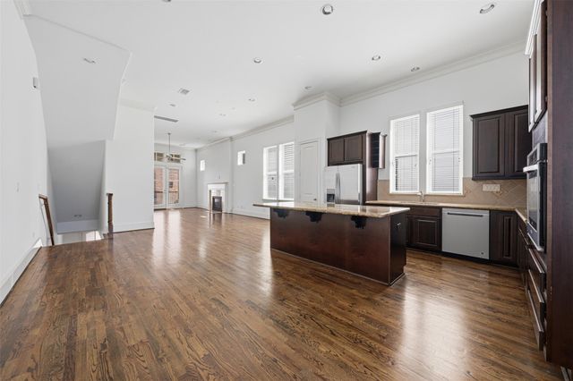 2027 Fannin Station, Houston, TX 77045