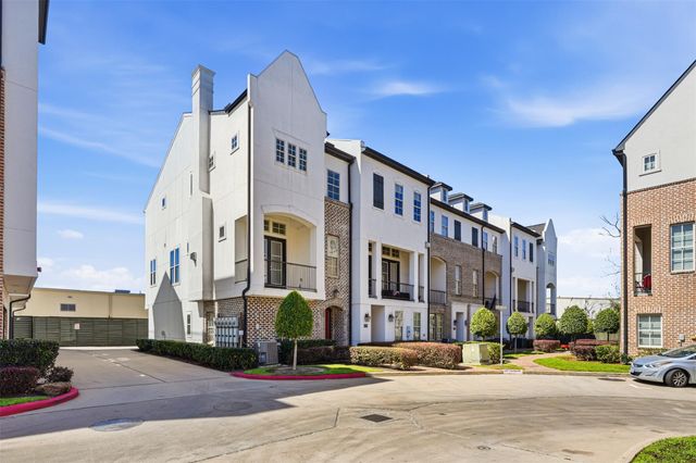 2027 Fannin Station, Houston, TX 77045