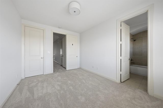 2027 Fannin Station, Houston, TX 77045