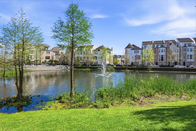 2027 Fannin Station, Houston, TX 77045