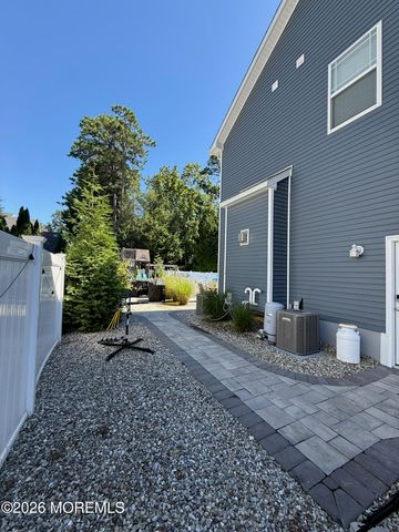 235 Serpent Lane, Manahawkin, NJ 08050