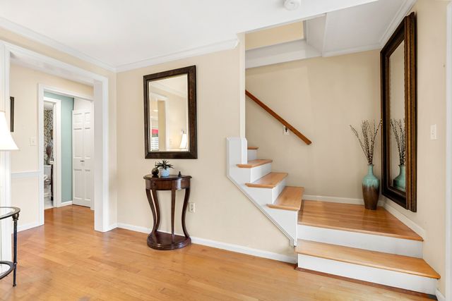 33 Arnold Terrace 33, Marblehead, MA 01945