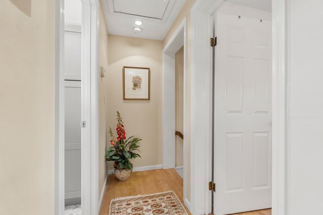 33 Arnold Terrace 33, Marblehead, MA 01945