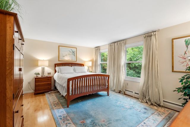 33 Arnold Terrace 33, Marblehead, MA 01945